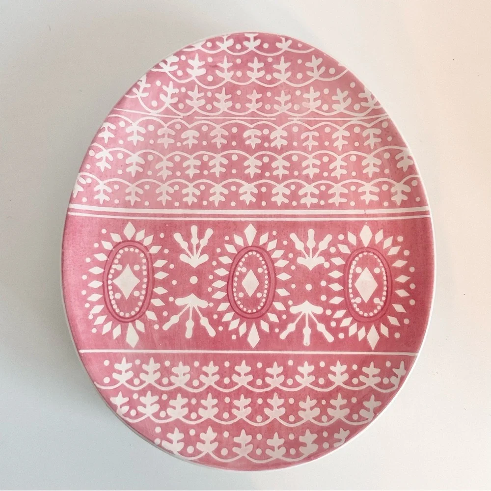 Pottery Barn Ceramic Colorful Easter Egg Shape Plate Set Pastel Yellow Pink Blue